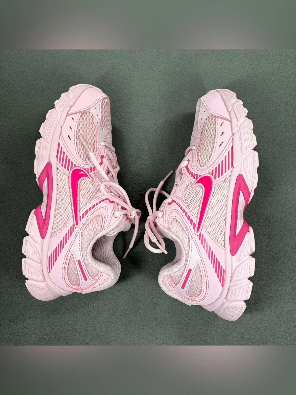 Nike Big Kids V5 RNR, Pink Foam/Hyper Casual Sneakers Size 4.5Y